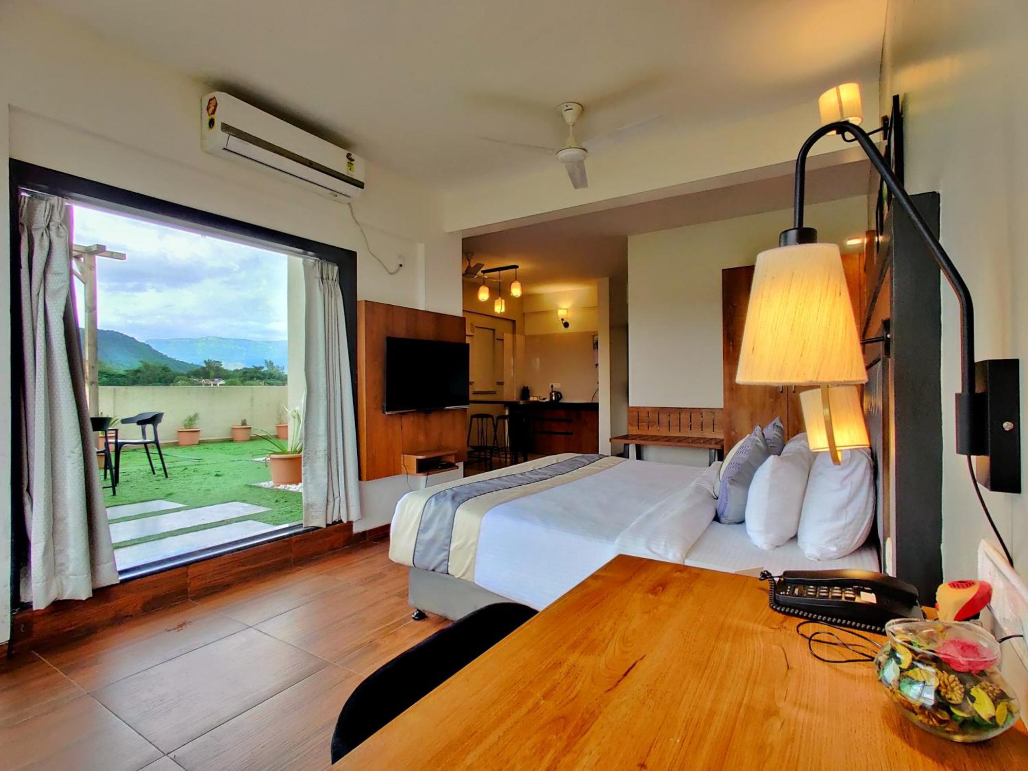 Pushpam Sanskruti Resort Karjat - A Pure Veg Resort Dhamni Extérieur photo