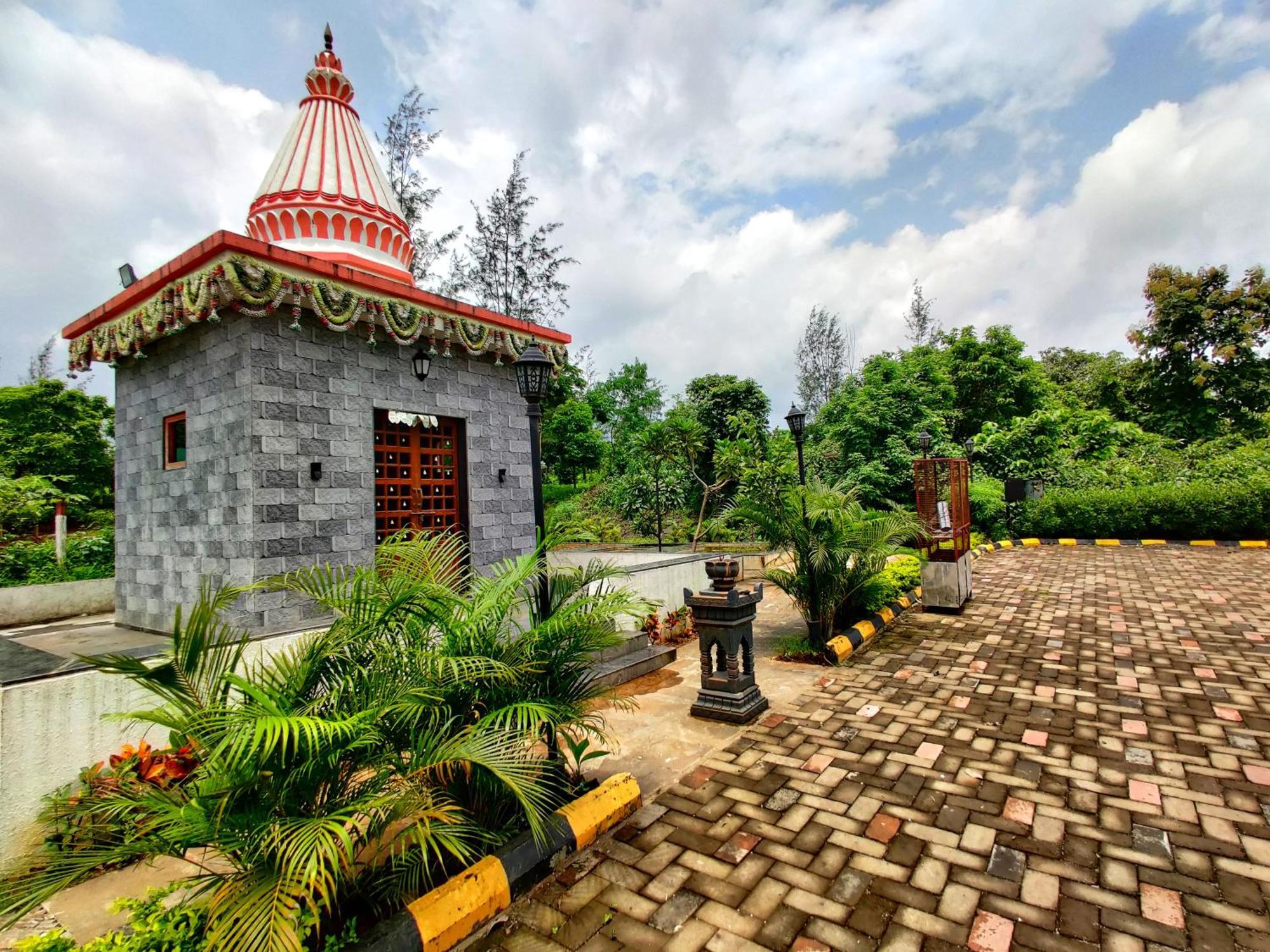 Pushpam Sanskruti Resort Karjat - A Pure Veg Resort Dhamni Extérieur photo