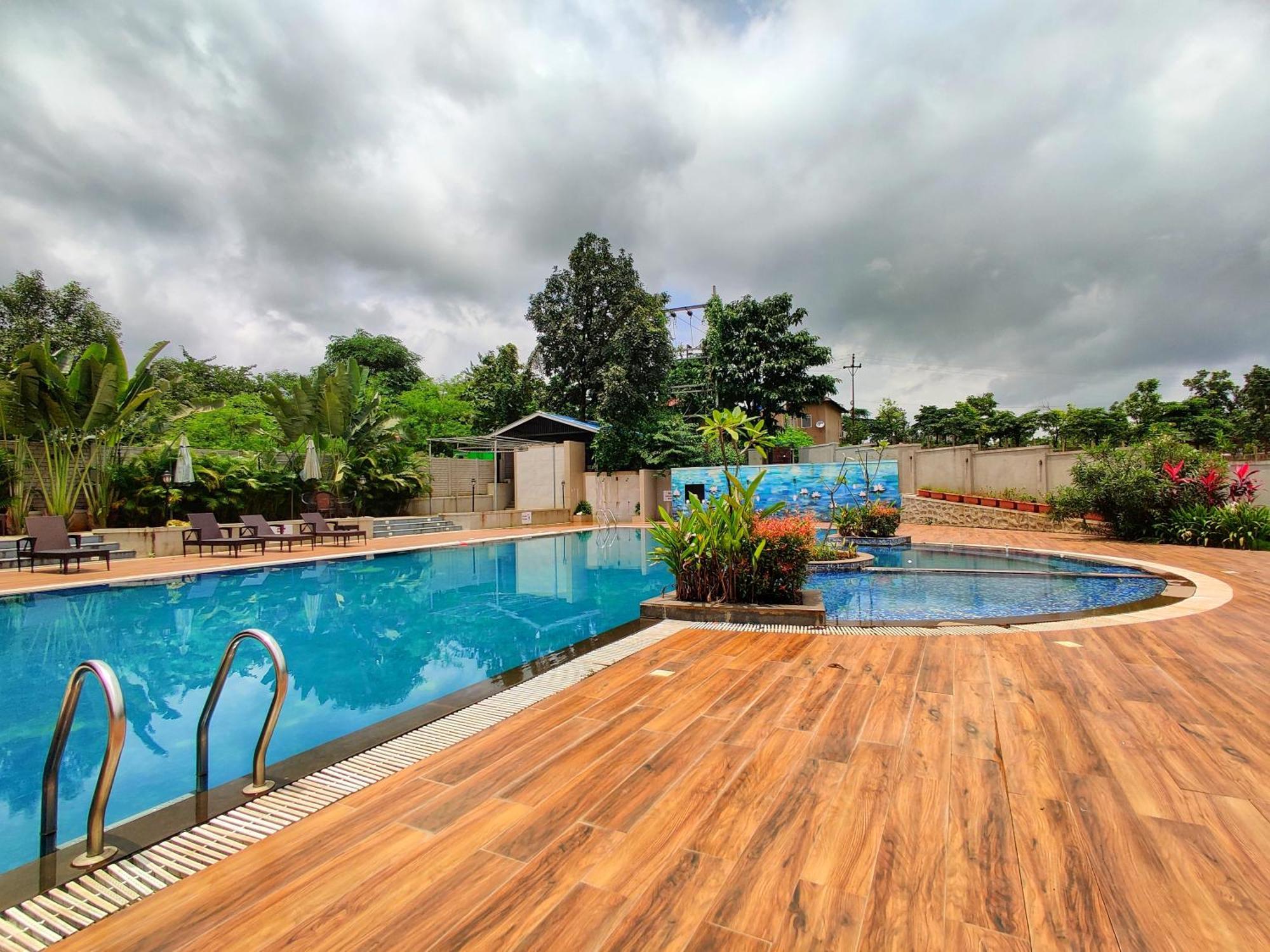 Pushpam Sanskruti Resort Karjat - A Pure Veg Resort Dhamni Extérieur photo